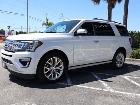 Used 2019 Ford Expedition Platinum RWD image 3
