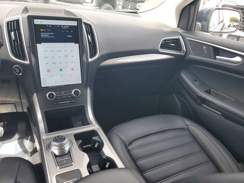 Used 2024 Ford Edge SEL w/ Convenience Package image 18