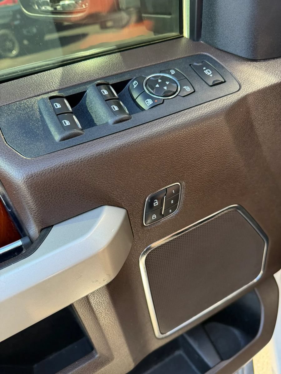 Used 2019 Ford F350 King Ranch w/ King Ranch Ultimate Package AWD/4WD image 16