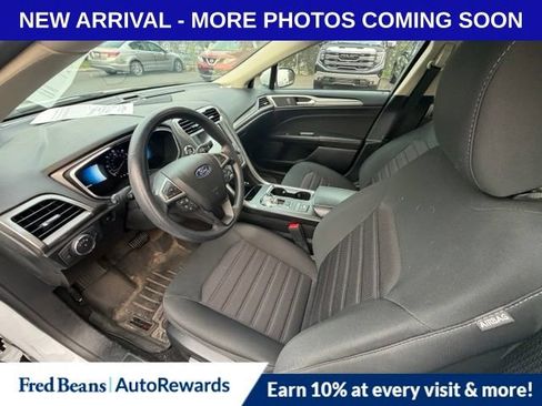 Used 2020 Ford Fusion SE FWD image 10