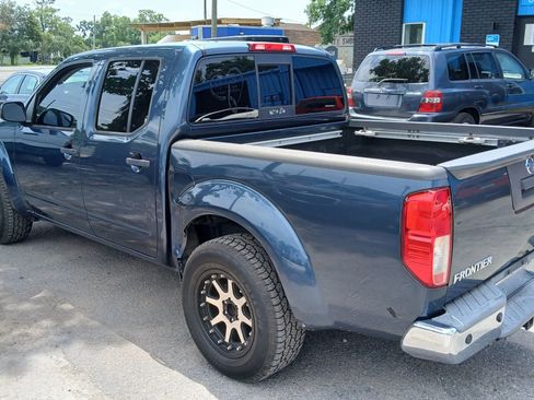 Used 2014 Nissan Frontier SV w/ SV Value Truck Package RWD image 3
