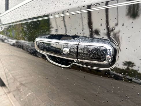 Used 2022 Chevrolet Tahoe High Country image 10