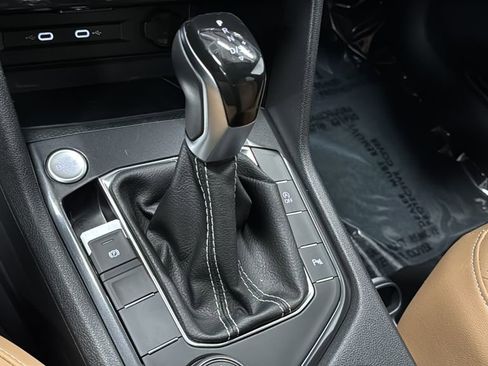 Used 2024 Volkswagen Tiguan SE R-Line AWD/4WD image 18