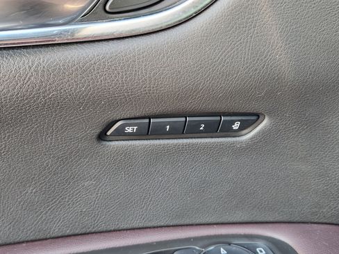 Used 2020 Cadillac XT6 Premium Luxury image 30