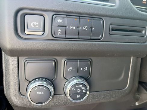 Used 2023 GMC Yukon SLT RWD image 22