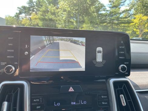 Used 2022 Kia Sorento S image 22
