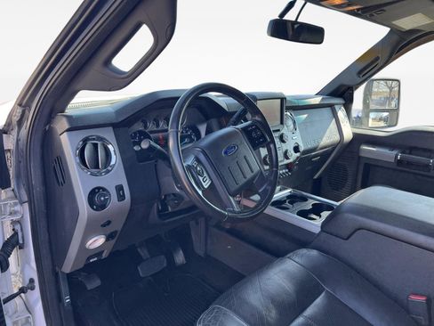 Used 2013 Ford F350 Lariat image 17