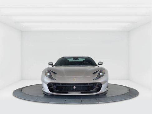 Used 2022 Ferrari 812 GTS RWD image 8