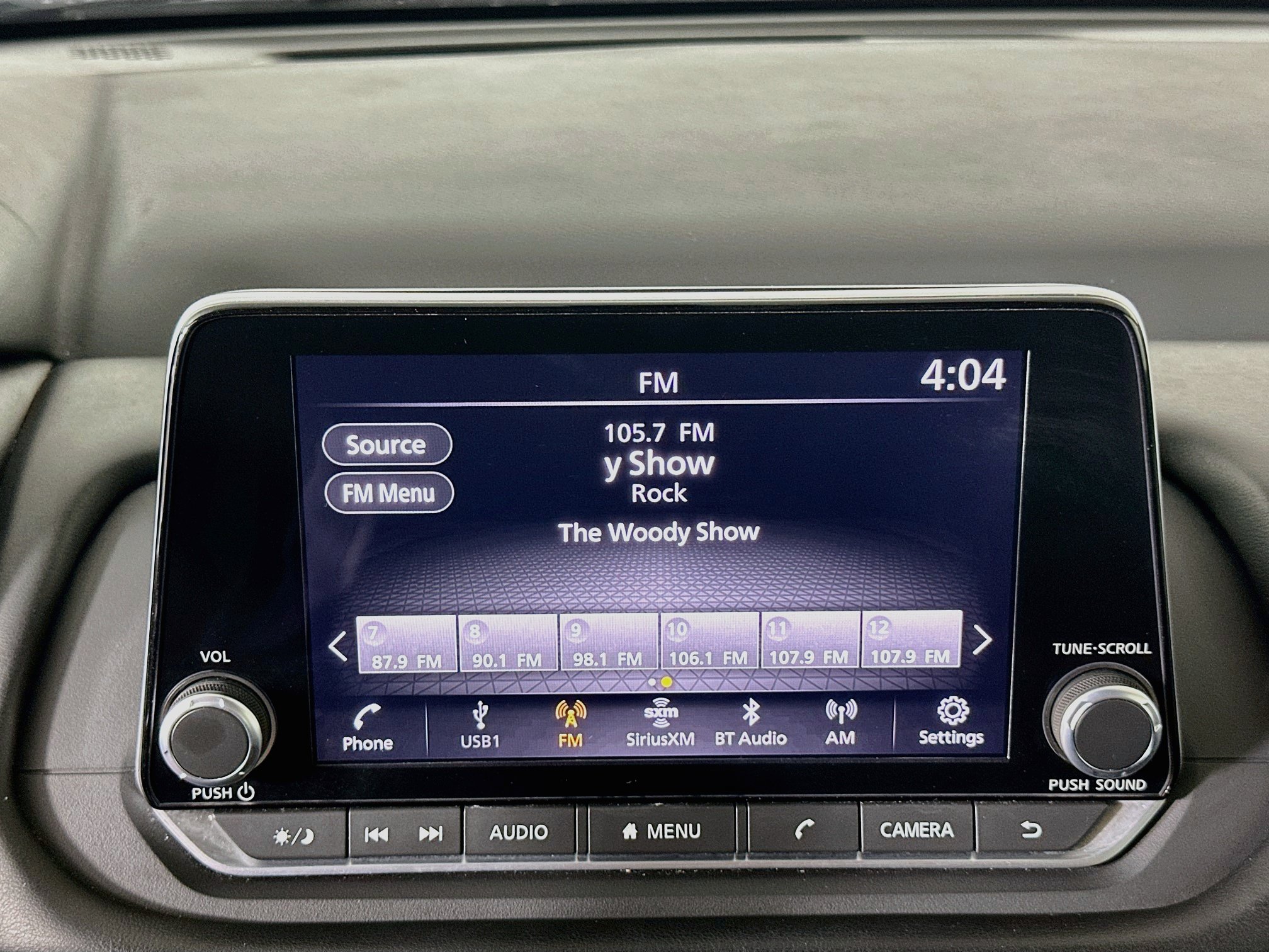 Used 2024 Nissan Rogue S AWD/4WD image 21