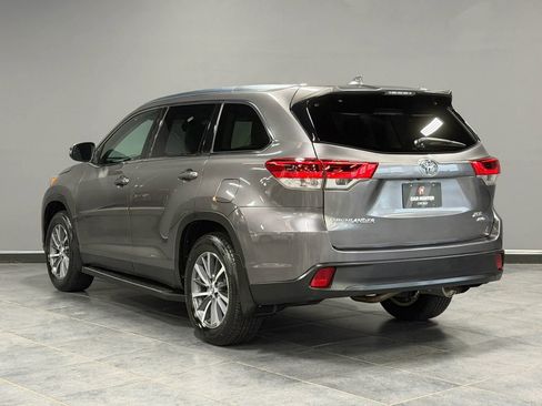 Used 2019 Toyota Highlander XLE AWD/4WD image 7