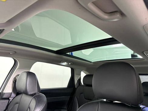 Used 2023 Kia Sorento EX w/ Panoramic Sunroof Package FWD image 25