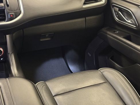 Used 2024 GMC Yukon XL SLT image 19