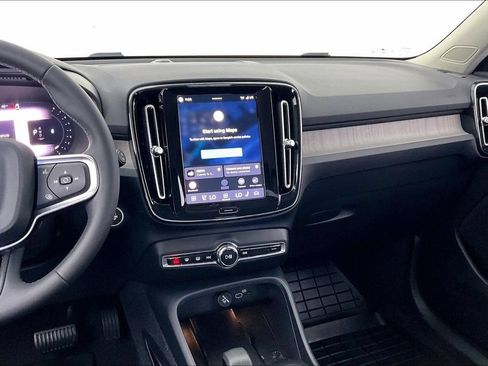 Certified 2024 Volvo XC40 B5 Core w/ Protection Package Premier AWD/4WD image 7