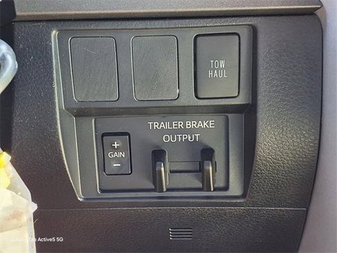 Used 2020 Toyota Tundra SR5 w/ SR5 Upgrade Package image 30