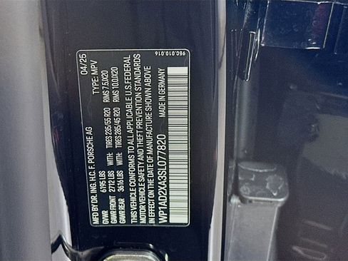 Certified 2025 Porsche Macan Electric RWD image 33