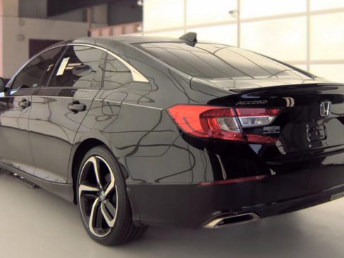 Used 2021 Honda Accord Sport image 4