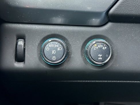 Used 2020 Chevrolet Suburban Premier image 38