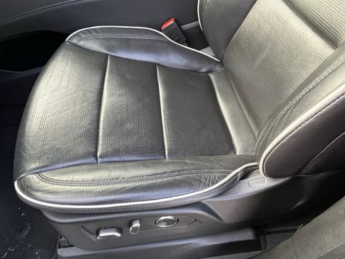 Used 2021 Cadillac Escalade Premium Luxury image 17