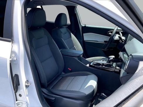 Used 2024 Chevrolet Trax LT w/ Driver Confidence Package FWD image 8