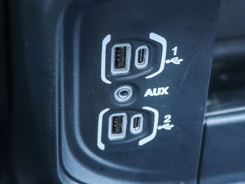 Used 2022 RAM 2500 Tradesman w/ Chrome Appearance Group image 35