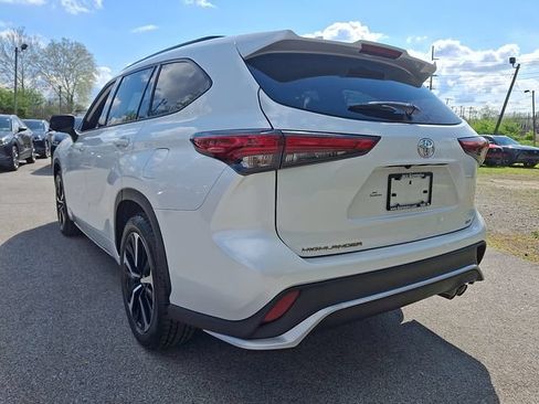 Used 2022 Toyota Highlander XSE FWD image 6