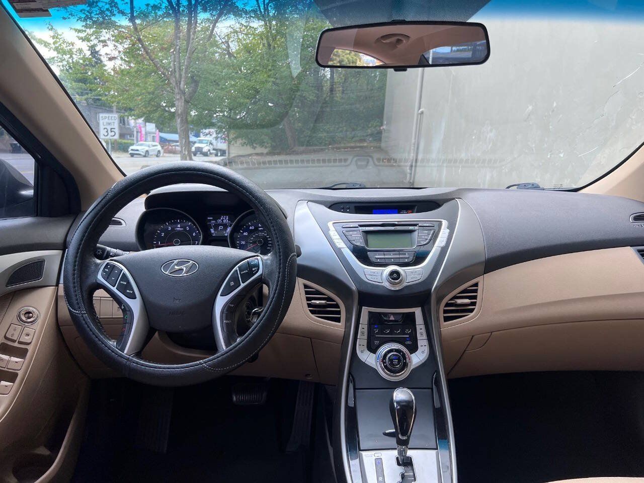 Used 2012 Hyundai Elantra Limited FWD image 9