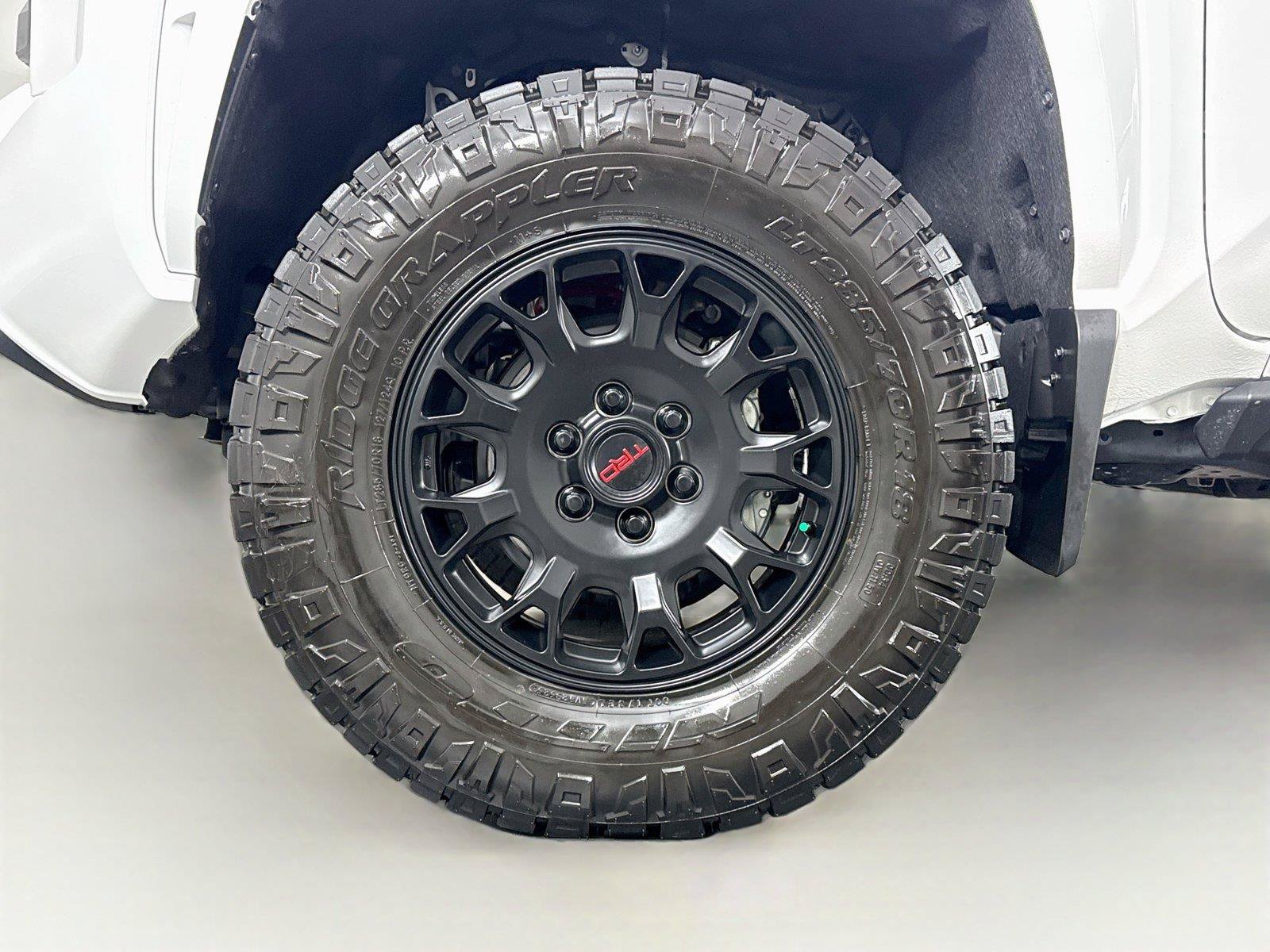 Certified 2025 Toyota Tacoma SR5 AWD/4WD image 43