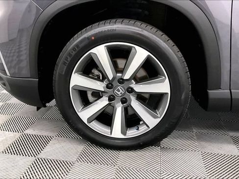Used 2025 Honda Pilot Elite image 10