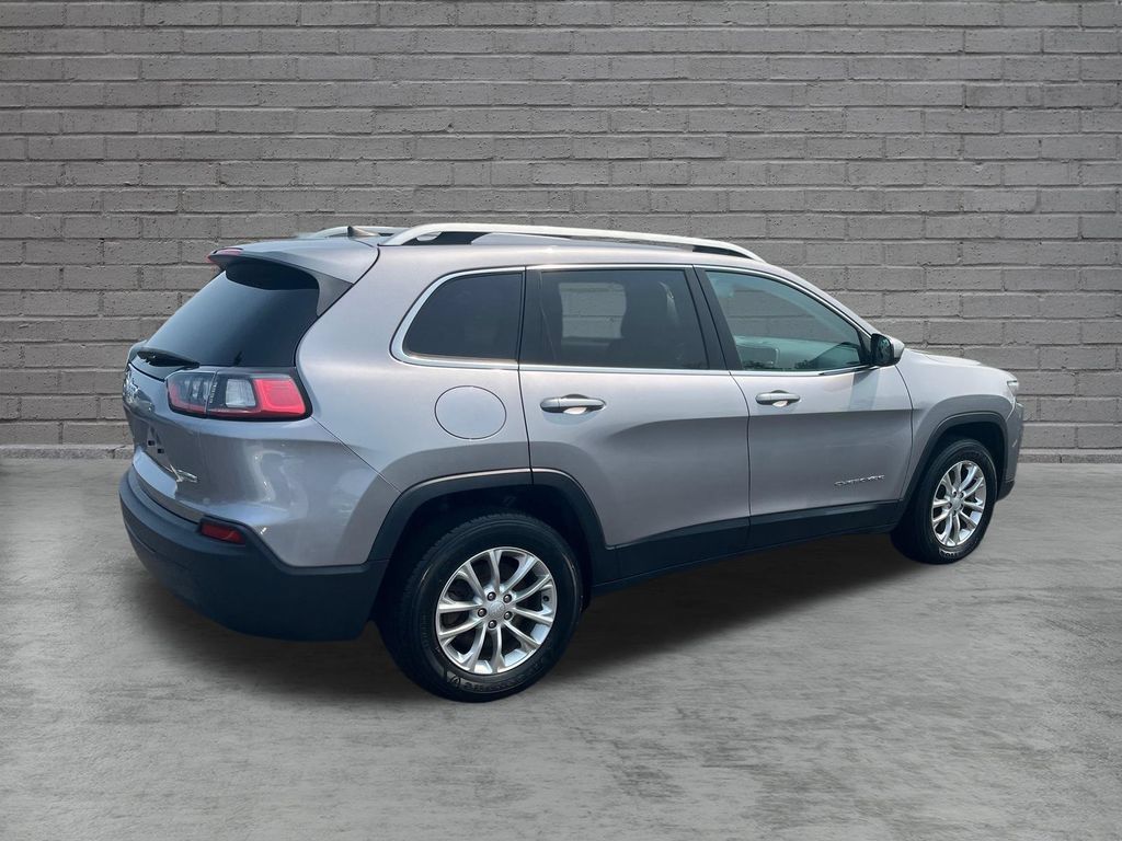 Used 2019 Jeep Cherokee Latitude w/ Popular Appearance Group AWD/4WD image 5