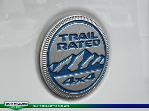 Used 2022 Jeep Wrangler Unlimited Sahara w/ Cold Weather Group image 11