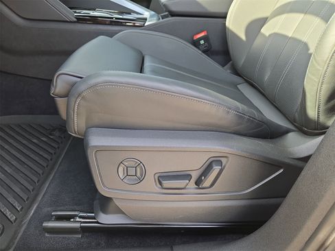 Used 2025 Audi Q5 Premium Plus w/ Premium Plus image 17