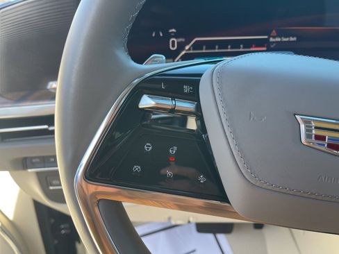 Used 2025 Cadillac Escalade ESV Sport Platinum image 27