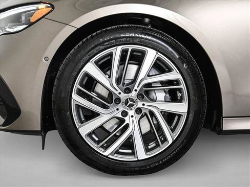 New 2026 Mercedes-Benz E 350 4MATIC Sedan image 26