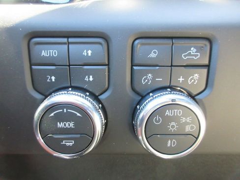 New 2026 GMC Sierra 3500 Denali Ultimate AWD/4WD image 17