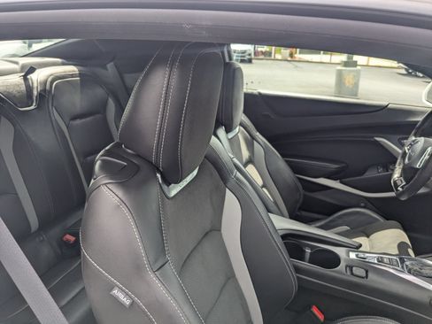 Used 2022 Chevrolet Camaro SS RWD image 25