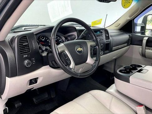 Used 2008 Chevrolet Silverado 2500 LT w/ 1LT Convenience Package AWD/4WD image 14