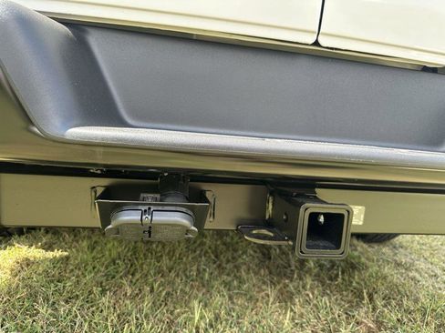 New 2025 Chevrolet Express 3500 w/ Driver Convenience Package image 24