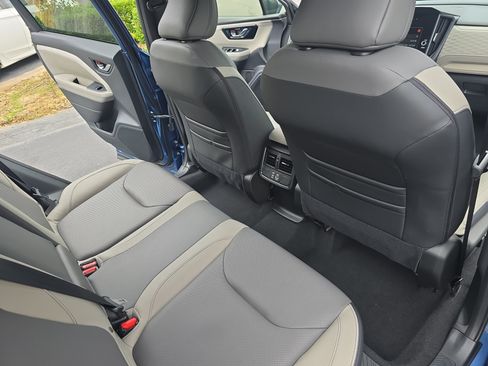 Used 2025 Subaru Forester Limited AWD/4WD image 11