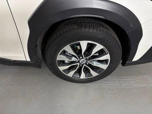 Used 2024 Subaru Outback Limited image 12