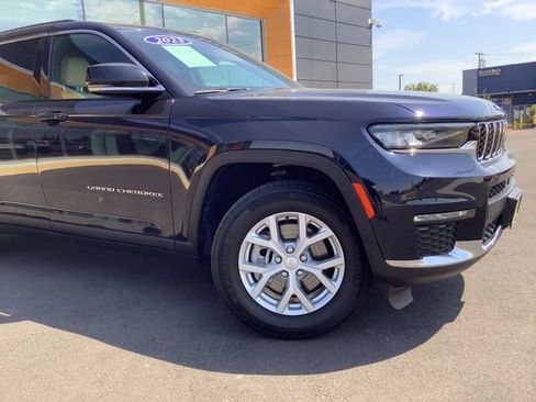 Used 2023 Jeep Grand Cherokee L Limited w/ Trailer Tow Group (B) AWD/4WD image 3