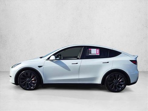 Used 2022 Tesla Model Y Performance AWD/4WD image 9