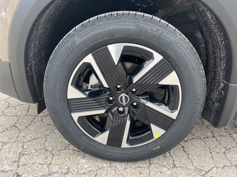 New 2026 Nissan Kicks SV w/ SV Premium Package AWD/4WD image 30