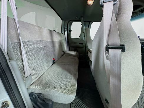 Used 2001 Ford F150 Lariat RWD image 30