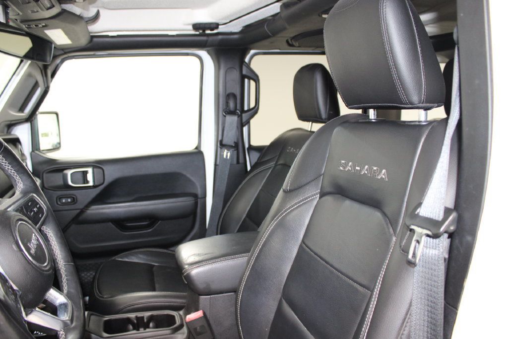 Used 2018 Jeep Wrangler Unlimited Sahara AWD/4WD image 13