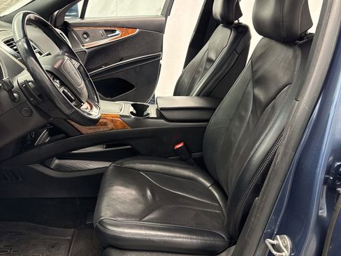 Used 2019 Lincoln Nautilus Reserve image 9