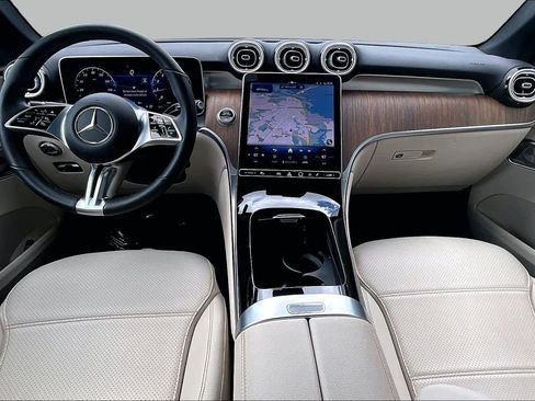 Used 2025 Mercedes-Benz GLC 300 image 15