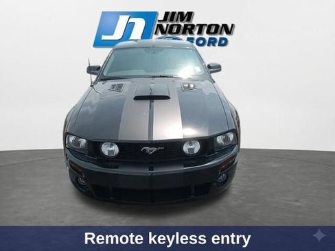 Used 2007 Ford Mustang GT RWD image 3