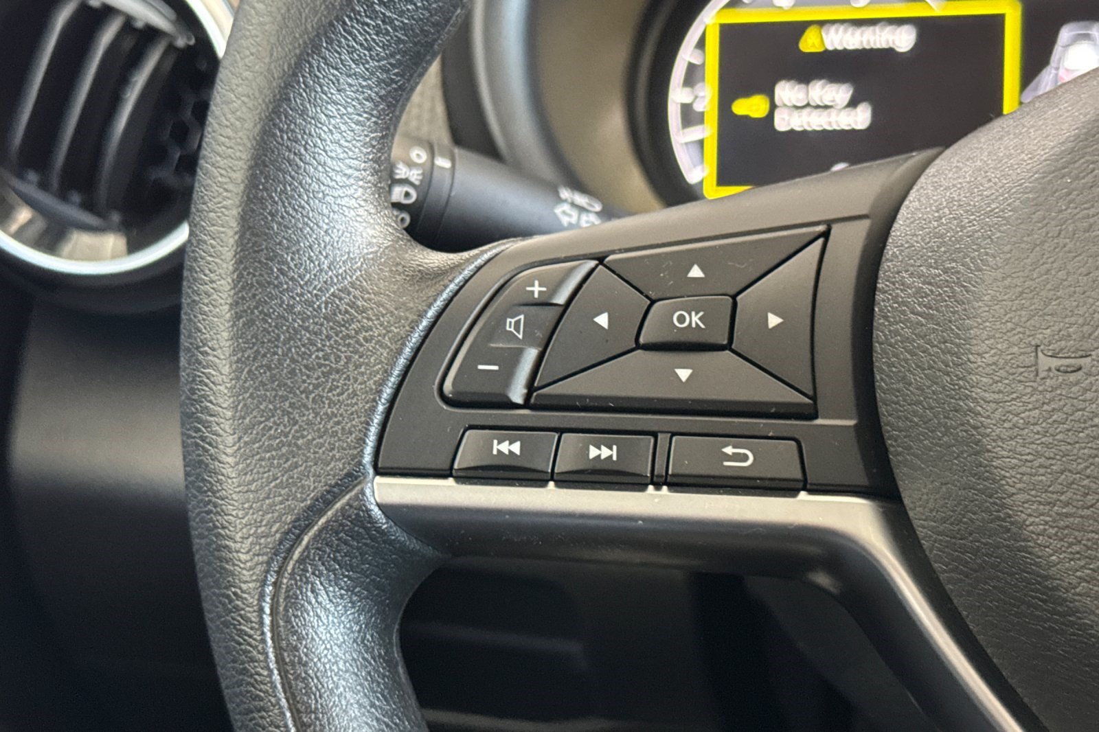 Used 2023 Nissan Kicks SV FWD image 30