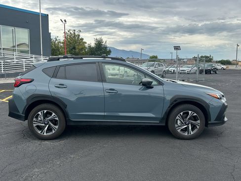 Used 2024 Subaru Crosstrek 2.0i Premium AWD/4WD image 2