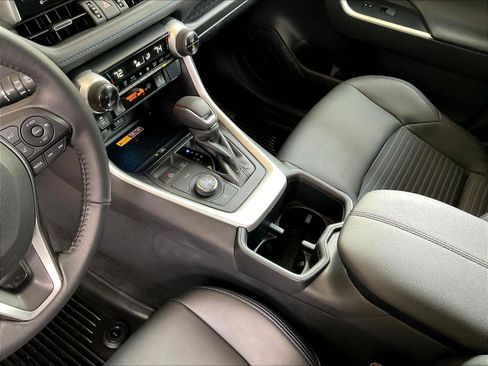 Used 2022 Toyota RAV4 XSE AWD/4WD image 18